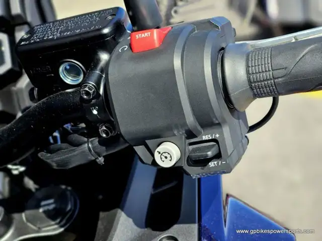 Honda NT1100 in Street, Cruisers & Choppers in Oshawa / Durham Region - Image 18