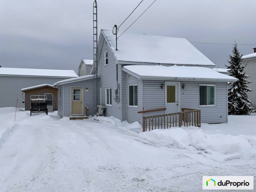 $295,000 - 1 1/2 Storey for sale in Ormstown — photo 1