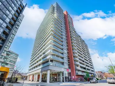Price: $649,900 / $2,466/mo Where King West meets Liberty Village, this stylish 2-bedroom, 2-bath, a...