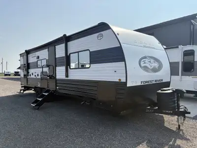 New Model 26 KF HOT NEW MODEL Hitch Weight 830 lb GVWR 7,830 lb. UVW 6,583 lb. CCC 1,247 lb. Exterio...