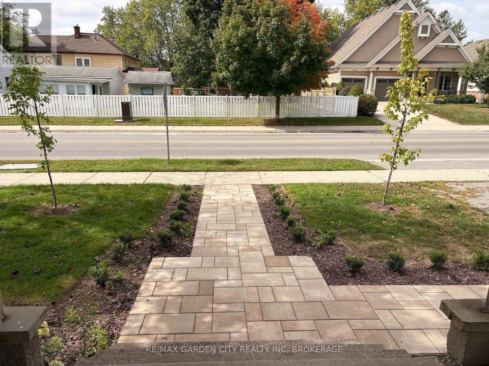 2 - 1105 HAIST STREET Pelham (Fonthill), Ontario 4
