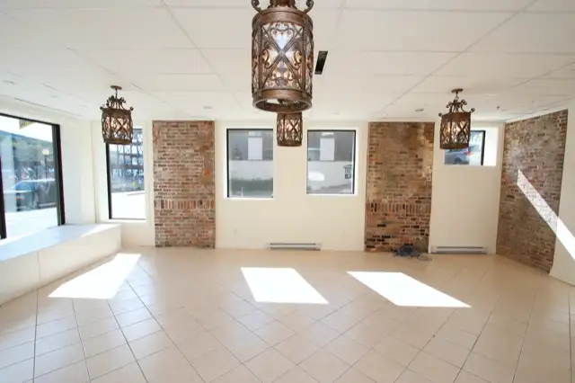 COMMERCIAL RENTAL SPACE- WATER STREET63008310576515123