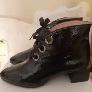 Women shoes patent leather Hispanitas Italy size 11, View more