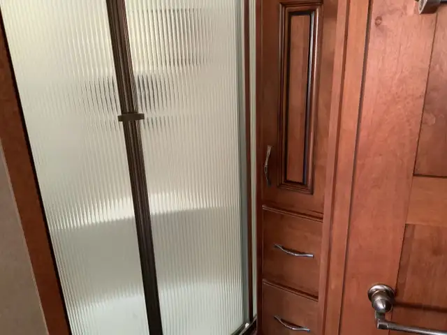 2011 Holiday Rambler Ambassador 36PFT in RVs & Motorhomes in Barrie - Image 32