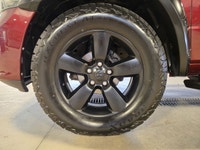 2019 Ram 1500 Classic HEMI Express Night Edition No Accidents | Crew Cab | New Tires | Fantastic Ser... (image 8)