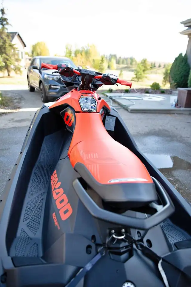 2022 SEADOO SPARK TRIXX 3UP (FINANCING AVAILABLE) in Personal Watercraft in Strathcona County - Image 7
