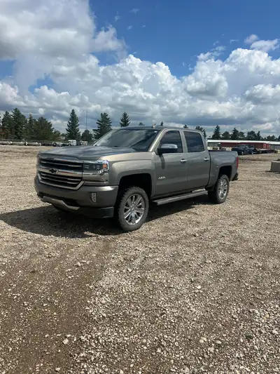 2017 Chevrolet 1500 high country fully loaded with sunroof No accidents! Clean Alberta active title...