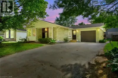 VACANT LEGAL DUPLEX, A RARE OPPORTUNITY! Welcome to 95 Underhill Crescent, ideally situated in a qui...
