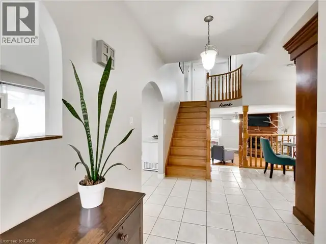 18 PAVAROTTI Court Hamilton, Ontario in Houses for Sale in Hamilton - Image 6