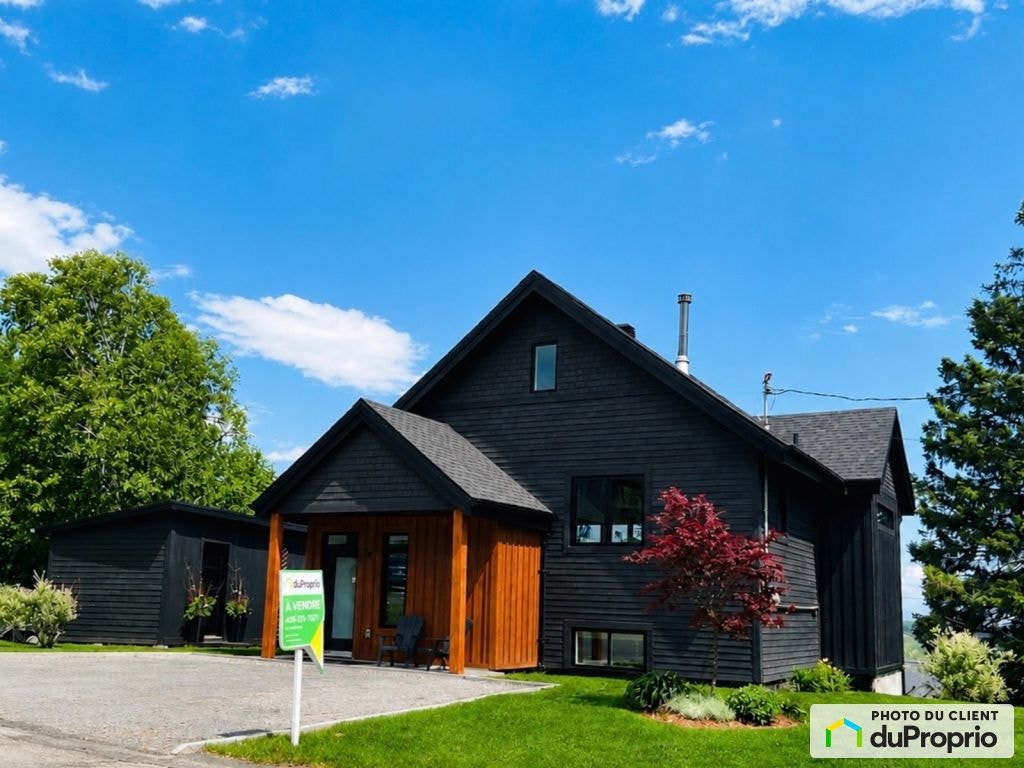 $685,000 - 2 Storey for sale in St-Ferreol-les-Neiges — photo 1