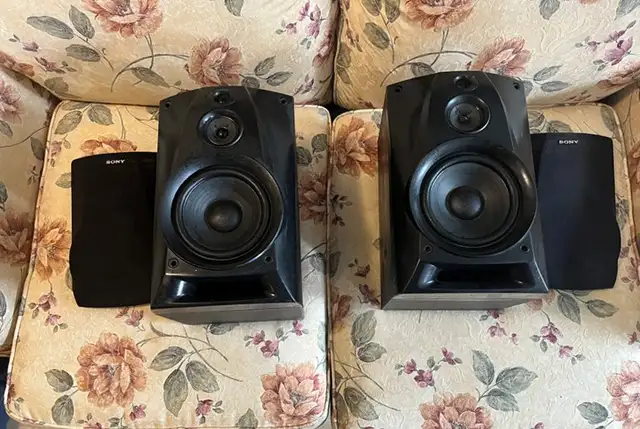 3 Way Speakers in Speakers in City of Toronto - Image 3