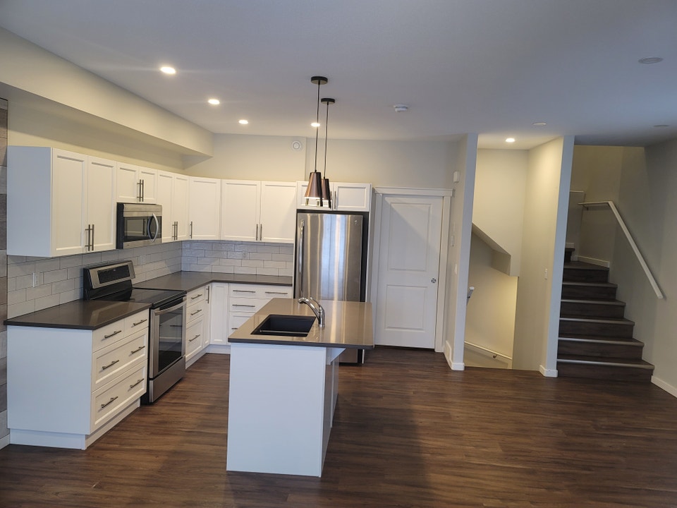 Charming 3 Bedroom, 2.5 Bathroom in Lacombe - Pet-Friendly! 5