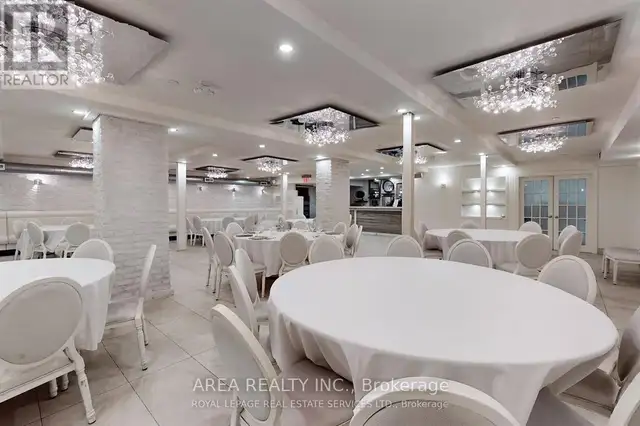 LOWER - 2472 YONGE STREET Toronto (Yonge-Eglinton), Ontario in Commercial & Office Space for Rent in City of Toronto - Image 3