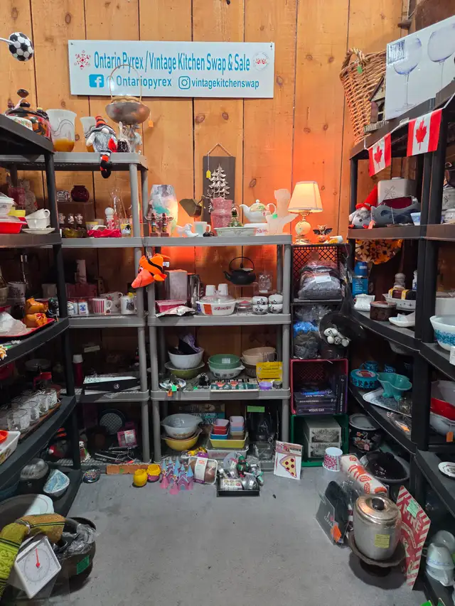 Open today Monday mixed vendor vintage market in Events in St. Catharines - Image 7