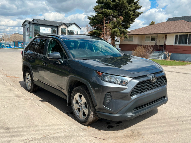 2019 Toyota RAV4 LE AWD Mint Condition in Cars & Trucks in Calgary - Image 2