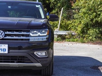 - Panoramic Sunroof - Heated / Ventilated Seats - Heated Steering Wheel - Memory Seat - Power Liftga... (image 5)