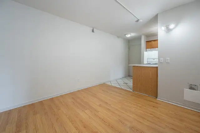 Student Rooms Available Steps From Laurier!! - Furnished Rooms!! in Room Rentals & Roommates in Kitchener / Waterloo - Image 14