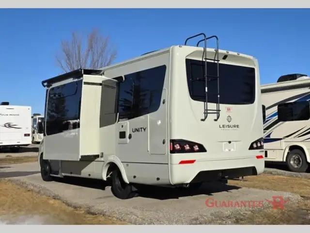 2026 Triple E ( LEISURE TRAVEL VANS ) Unity 24MBL in RVs & Motorhomes in Calgary - Image 7