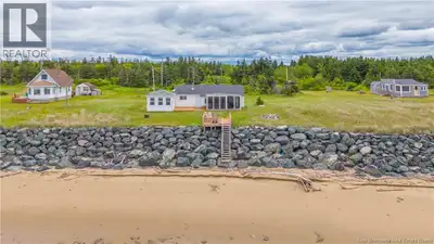 Waterfront cottage located in the beautiful coastal village of Maisonnette! Come discover the charm...