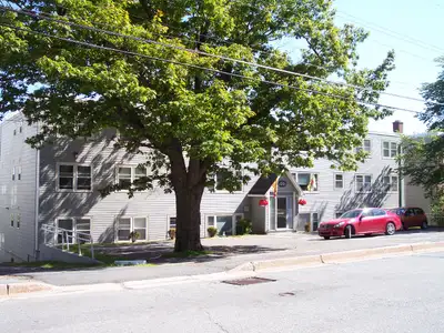 $1825 OCT 1ST, 2 BR, HT, HOT WATER, WATER & 1 PRK. SPACE - BUS STOPS MINUTES FROM FRONT DOOR - CLAYT...