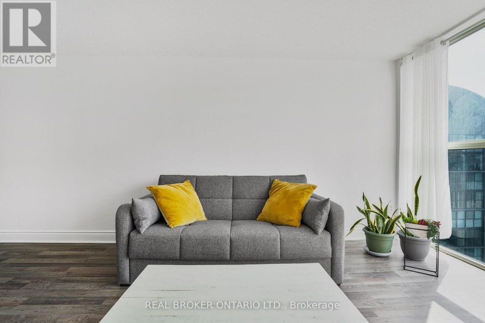 2101 - 4205 SHIPP DRIVE Mississauga (City Centre), Ontario 3