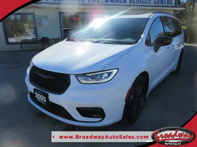 2025 Chrysler Pacifica FAMILY-MOVING LIMITED-EDITION 7 PASSENGER