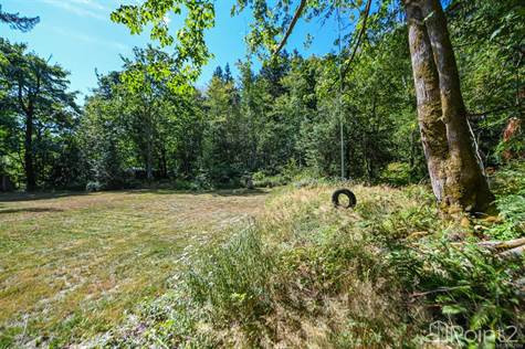 6437 Rennie Rd in Houses for Sale in Comox / Courtenay / Cumberland - Image 2