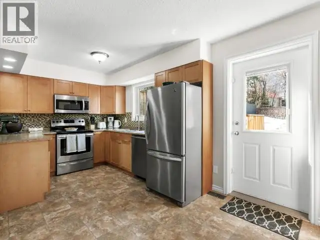 1717 HICKORY STREET Whitehorse, Yukon in Houses for Sale in Whitehorse - Image 14