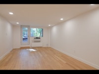 Renovated Akelius three bedroom apartment for rent. Located near Roslyn in the Westmount neighborhoo... (image 4)