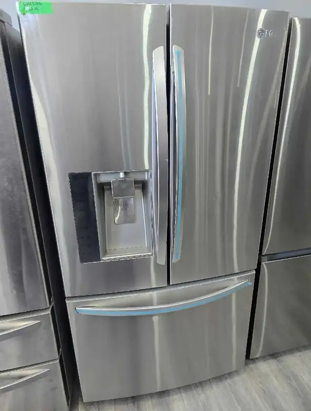 LG 36" Stainless Steel Fridge Freezer COUNTER DEPTH in Refrigerators in Hamilton - Image 2