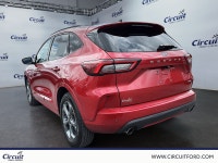 Découvrez le Ford Escape ST-Line 2022 AWD. Le VUS compact qui ne fait aucun compromis : une allure a... (image 5)