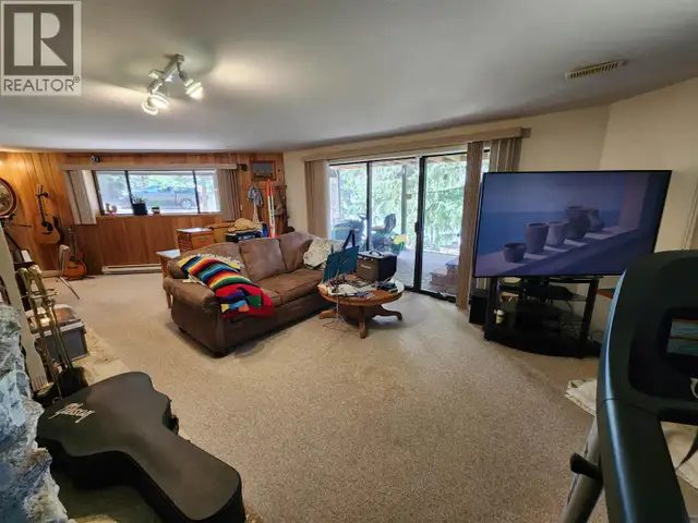 8398 BRIDGE LAKE ROAD Bridge Lake, British Columbia in Houses for Sale in 100 Mile House - Image 28