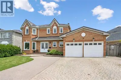 Welcome to 662 Burnett Ave, located in the sought-after neighbourhood of North Galt in Cambridge! Th...