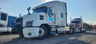 2022 Mack Anthem, parts unit, Mack MP8 445 engine Volvo ATO2612F transmission This is a parts unit C...
