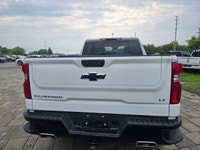 2024 Chevrolet Silverado 1500 LT Trail Boss Crew Cab 4x4 with the 5.3L V8 and only 46,231kms! Clean... (image 5)