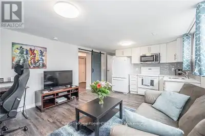 *New Lease Price* Welcome to this beautifully renovated legal one-bedroom accessory apartment, offer...