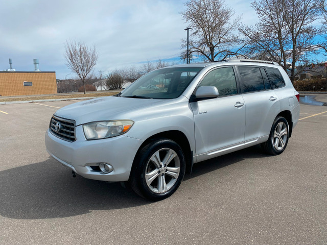 2008 TOYOTA HIGHLANDER SPORT SUV AWD LOW KM LEATHER in Cars & Trucks in Calgary