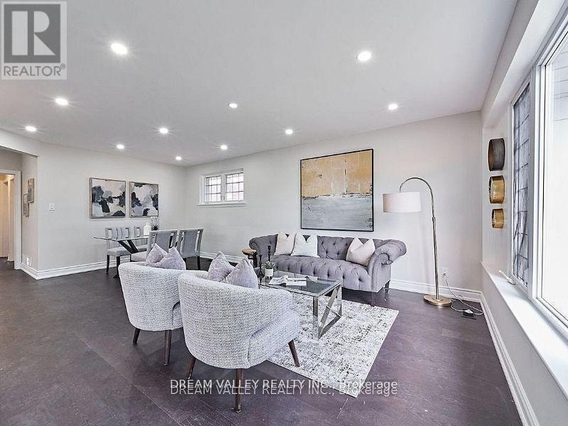 MAIN - 24 GABLE PLACE Toronto (Bendale), Ontario 4