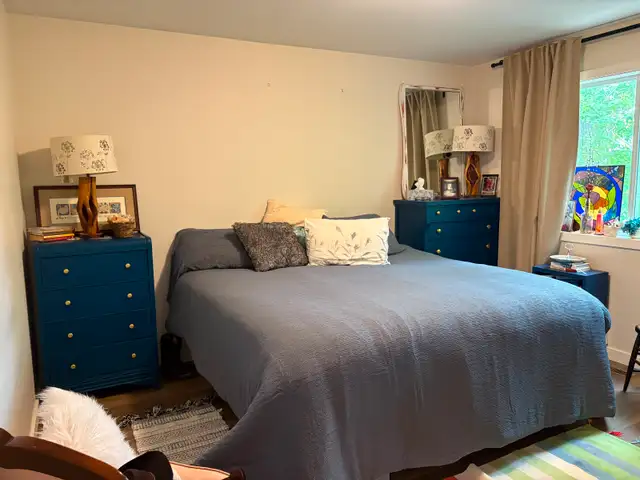 OPEN HOUSE SAT 1-3 SEPT 20. COZY HOME DOWNTOWN STEINBACH, MB63793686874753124