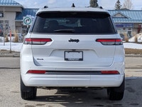This Jeep Grand Cherokee L has a durable Intercooled Turbo Regular Unleaded I-4 2.0 L/122 engine pow... (image 6)
