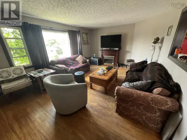 24 Charles Street Dartmouth, Nova Scotia in Houses for Sale in Dartmouth - Image 6
