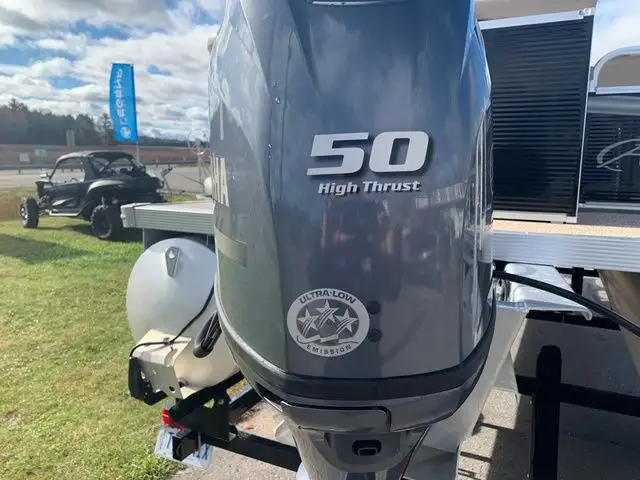 2019 Avalon Venture w/50HP Yamaha includes trailer! in Sport Touring in Sault Ste. Marie - Image 10
