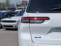 This Jeep Grand Cherokee L has a durable Regular Unleaded V-6 3.6 L/220 engine powering this Automat... (image 9)