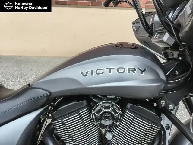 2016 Victory Motorcycles Magnum X-1 Stealth Edition in Sport Touring in Kelowna - Image 10