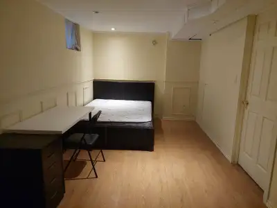 A BIG ROOM FOR RENT