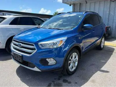 NO ACCIDENTS! CARFAX CLEAN! HEATED STEERING WHEEL, HEATED SEATS, ALLOY WHELLS, 4 WHEEL DRIVE, CRUISE...