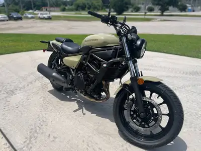 APPLY NOW: https://www.ridecollective.ca/get-pre-approved 2025 KAWASAKI ELIMINATOR ABS • Parallel-tw...