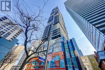 Rare Luxurious Loft Unit At Yc Condo Located In The Heard Of Downtown Toronto Yonge & College! Desig...