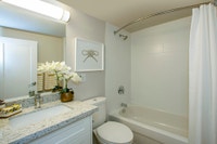 Under New Management! Realstar's Harbourview Apartments is located in the upscale lakeside-shopping... (image 8)