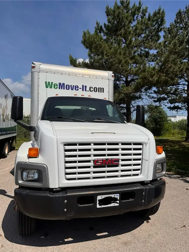 2006 GMC C7500 24' Truck in Cars & Trucks in Hamilton - Image 3